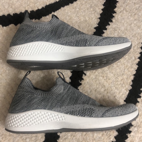 Tommy Bahama Stretch Walking Shoes Gray Grey 7.5 - Picture 3 of 8